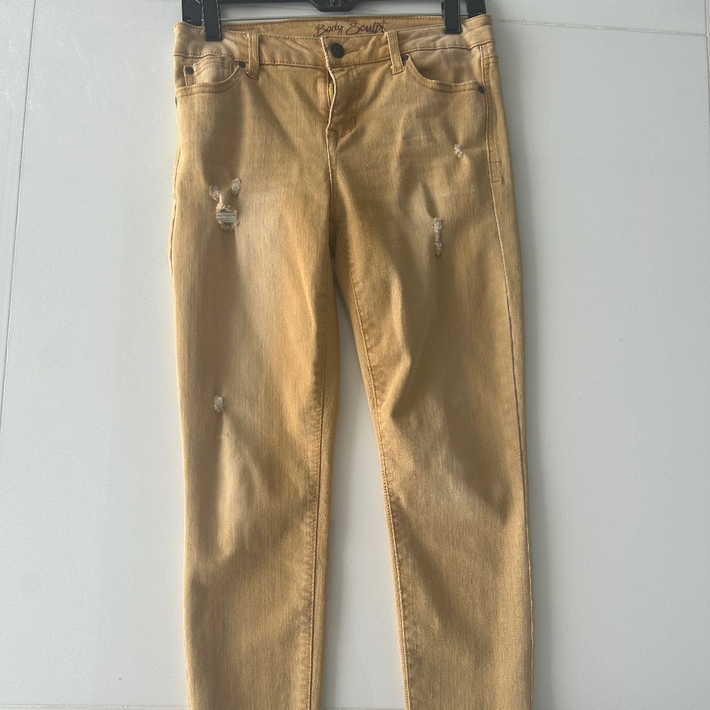 Jeans -- Body Sculpt. Size 7/28